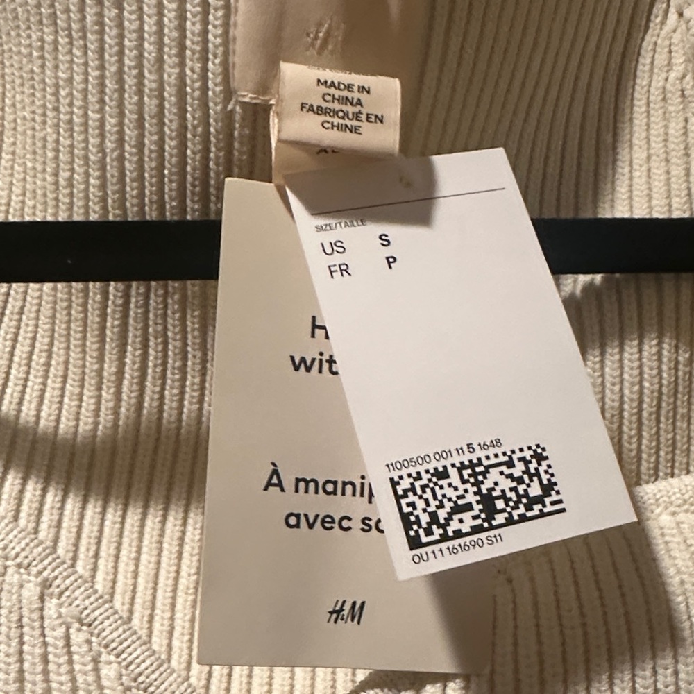 H&M Off-White Ribbed Short Sleeved Top - Picture 2 of 4